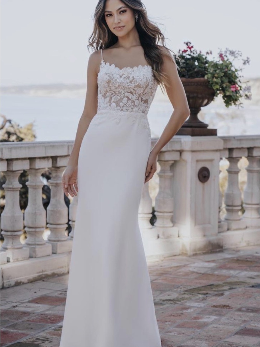Elegant White Lace Bodice Spaghetti Strap Dress (Allure Romance)